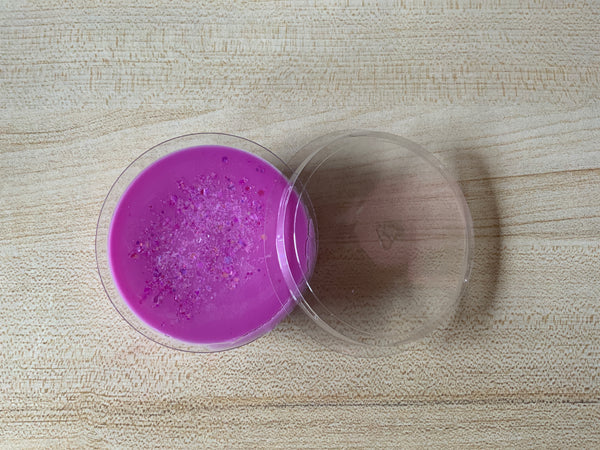 Marshmallow and Blueberry Frosting Wax Melt Segment Pot